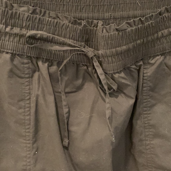 Elastic Waist side Pocket Black Skirt - Picture 2 of 5